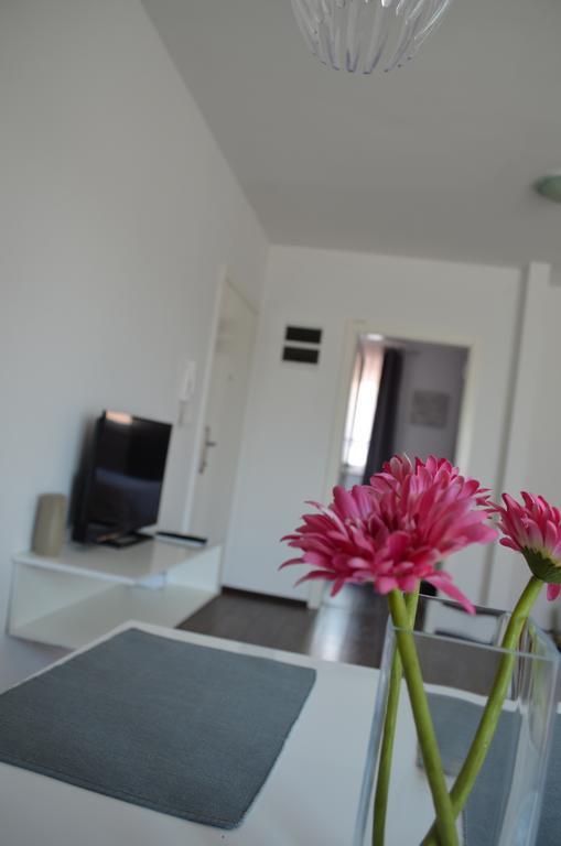Apartment Meli Сесвете Экстерьер фото