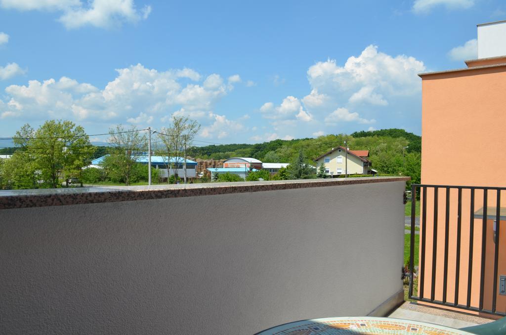 Apartment Meli Сесвете Экстерьер фото